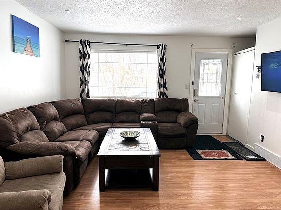 3rd image of 1413 Nicholson ROAD