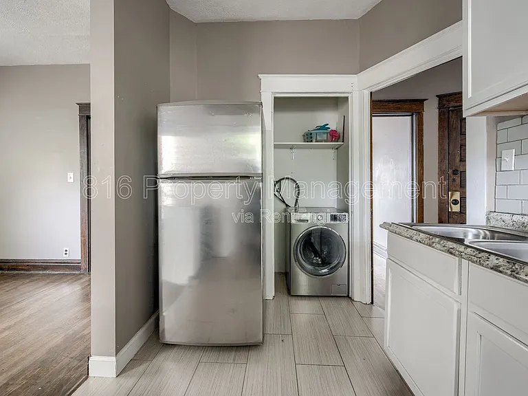 3233 Charlotte St #2S — Photo 8