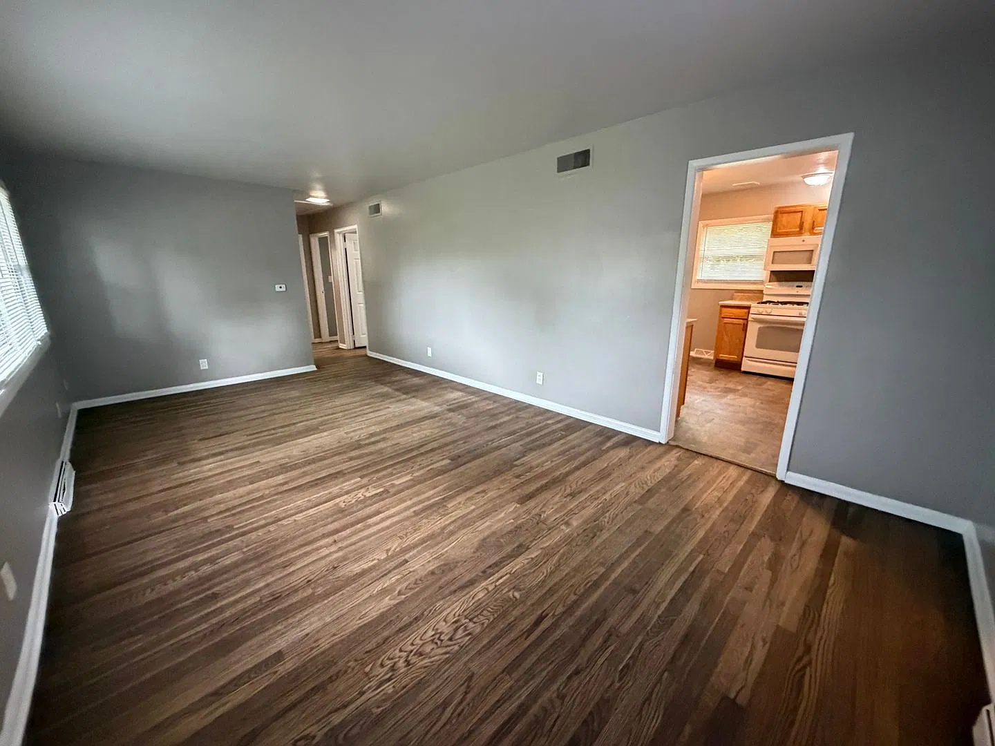 4711 Warsaw St - Great Three Bedroom Home ! — Photo 2
