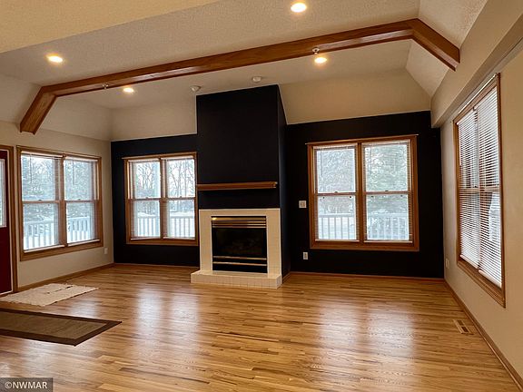 2nd image of 3007 Birchmont Dr NE