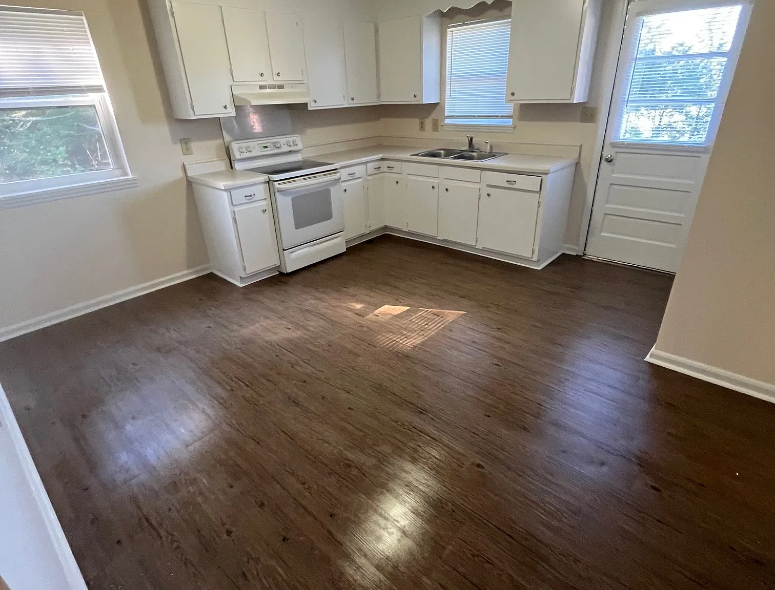 2 bed, $900 — Photo 4