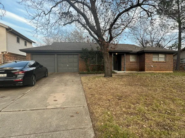 513 Simmons Dr, Euless, TX 76040