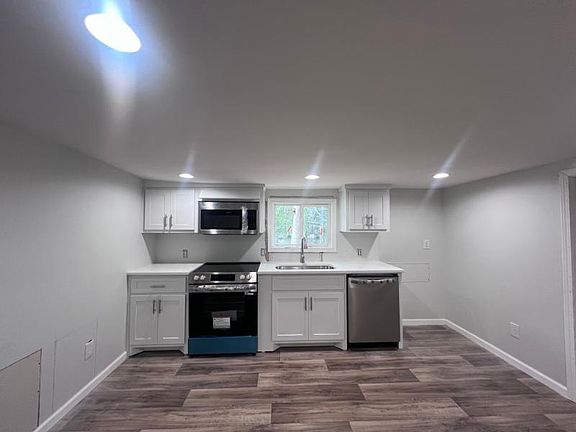 3rd image of 2040 Benjamin Rd