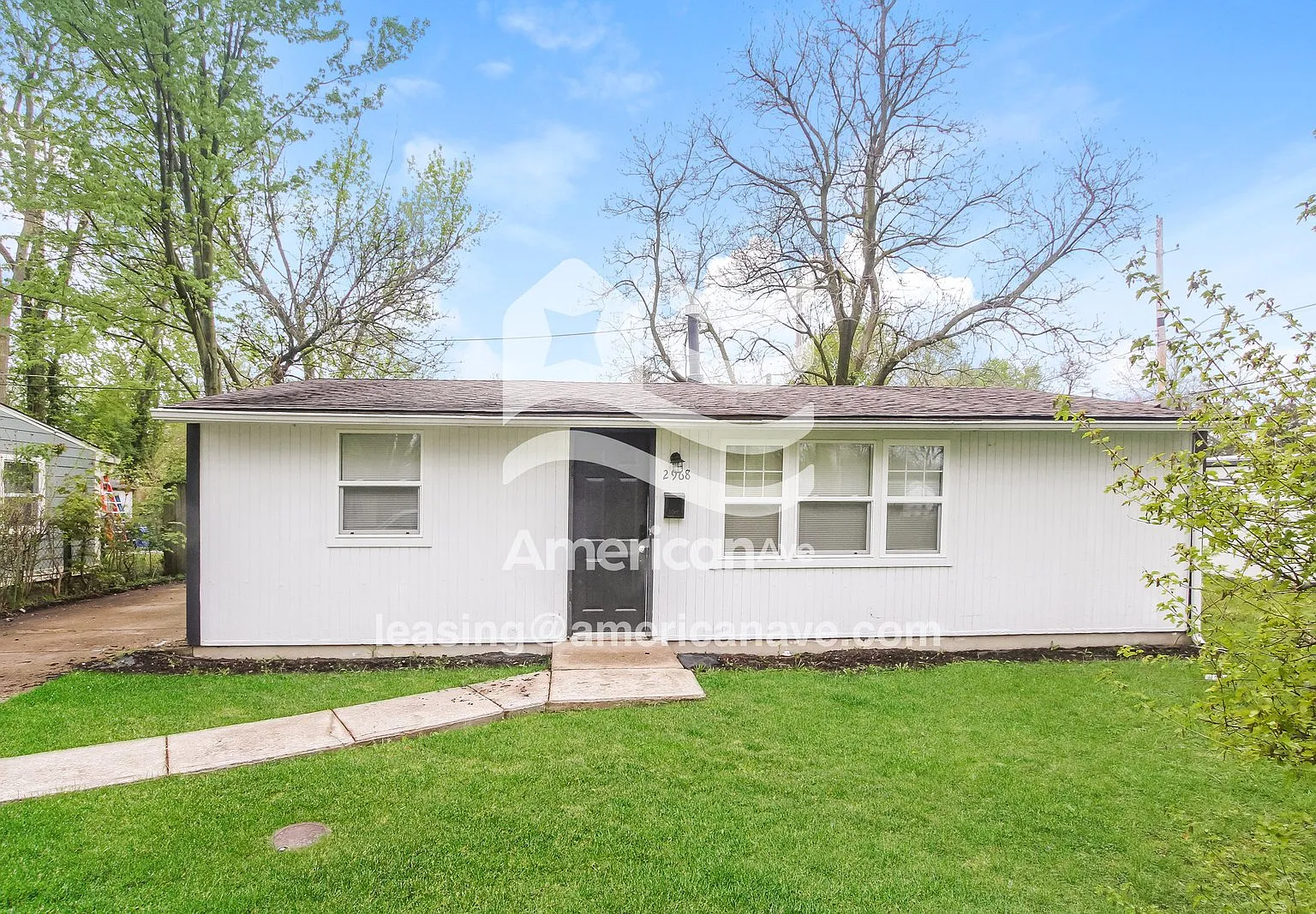 3 bed, 1.0 bath, 888 sqft, $1,247 — Photo 1