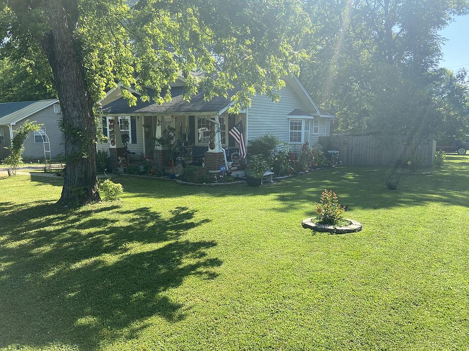 2nd image of 707 Virginia Ave