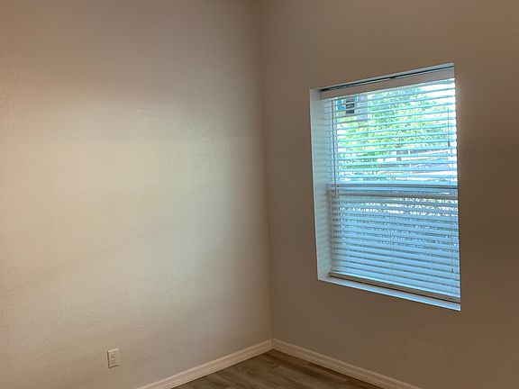 5th image of 2334 3rd Ave S #3