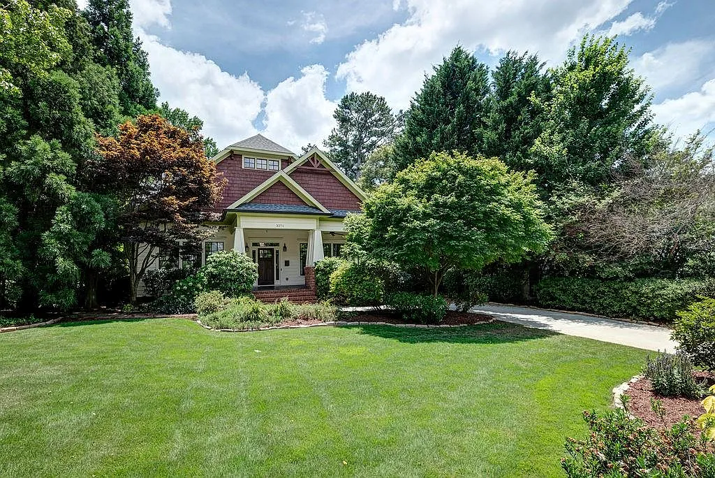 5 bed, 4.0 bath, 3789 sqft, $5,000 — Photo 2