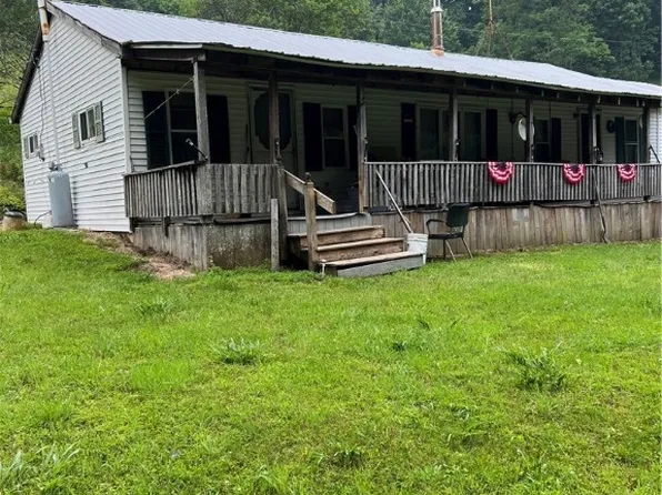 2 Bender Town Rd, Hacker Valley, WV 26222