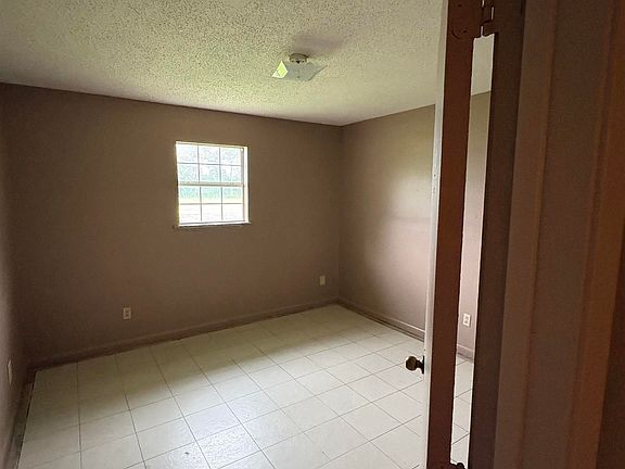 4th image of 37108 Ellem Rd