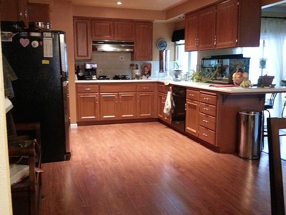 Cabinets refaced in 2005