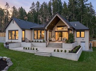 10600 Derrick Rd, North Saanich, BC V8L5M8