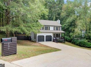 237 Castleair Dr NE, Woodstock, GA 30144