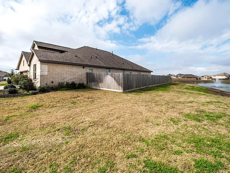 14231 Angelina Dr — Photo 3