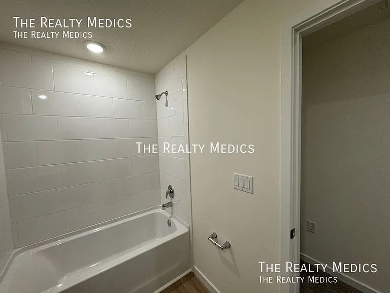 16594 Barbours Creek Way — Photo 22