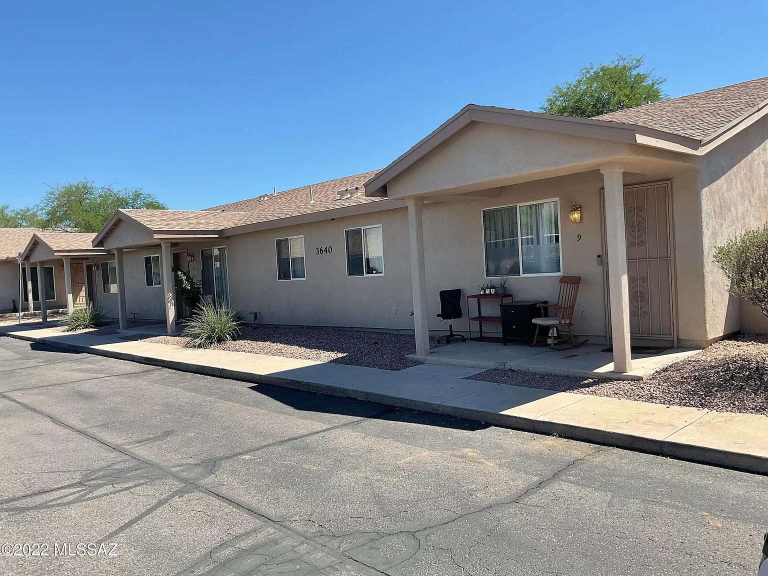 2 bed, 1.5 bath, 955 sqft, $1,345 — Photo 1