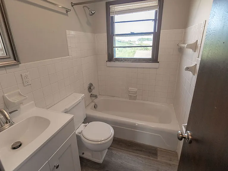 1804 Sylvan Ln — Photo 15