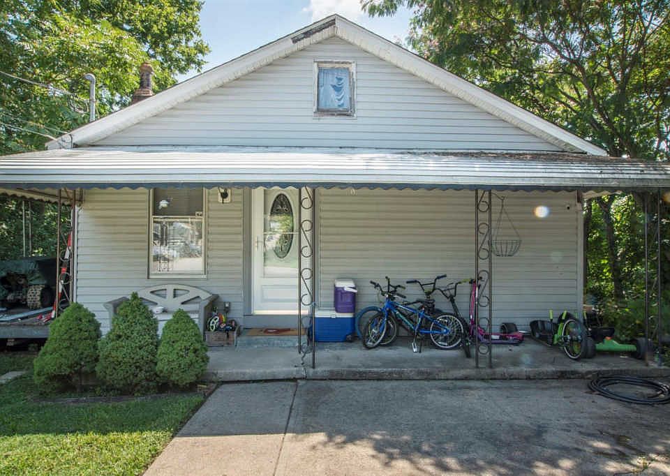 1st image of 216 Chidlaw Ave