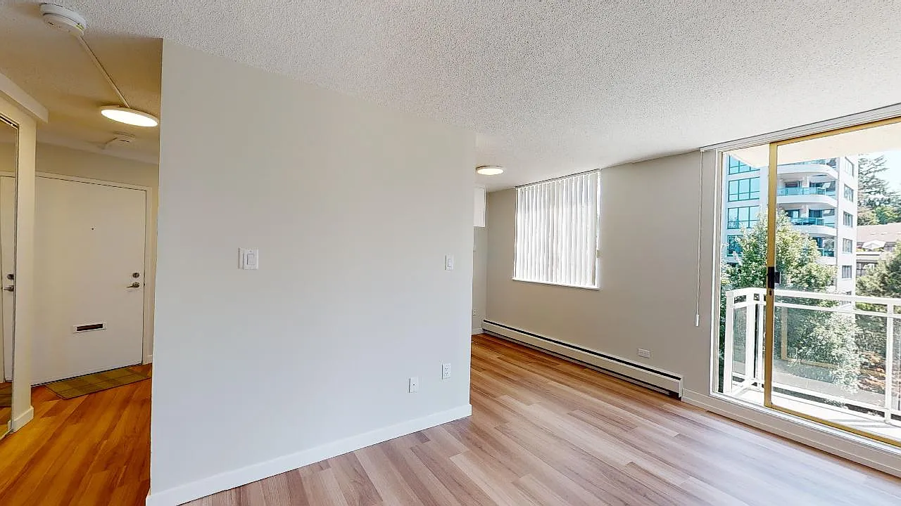 1355 West 14th — Photo 4
