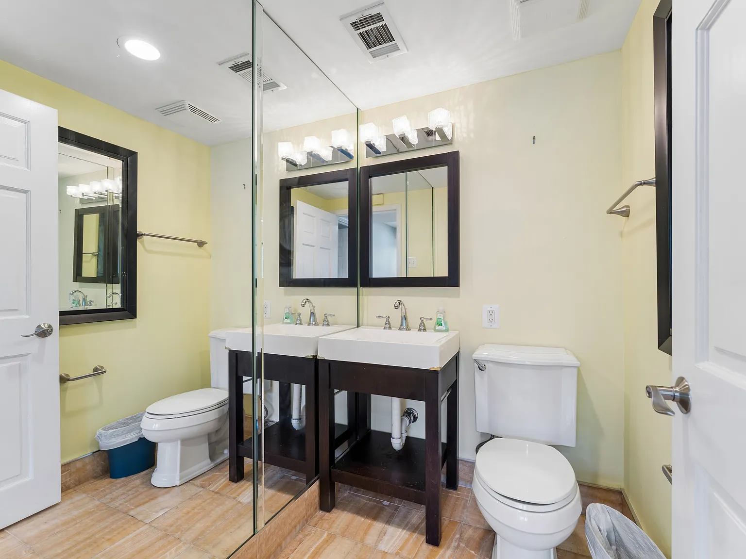 2 bed, 2.5 bath, 1154 sqft, $3,000 — Photo 2