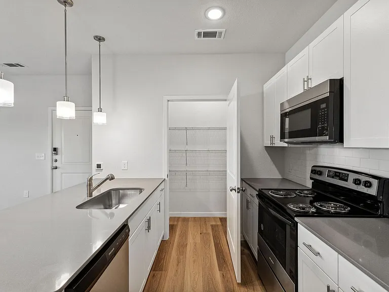 Stone Creek Flats - Brand New Apartments in Sherman, Texas — Photo 43