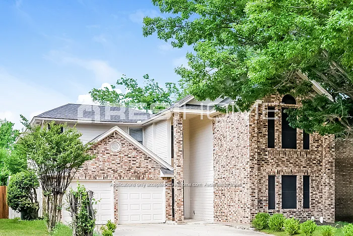 809 Ashmount Ln — Photo 1