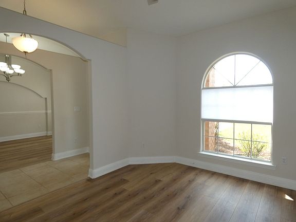 5th image of 4240 Essex Terrace Cir