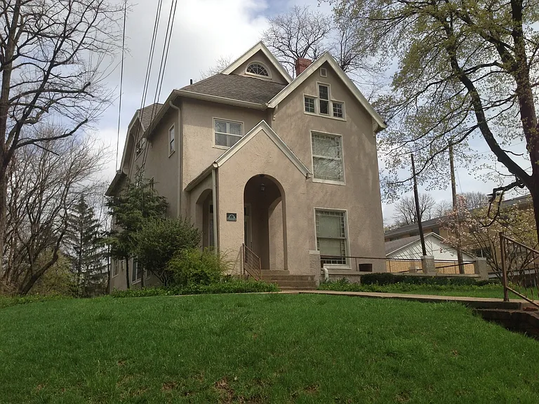 301 S 9th St — Photo 1