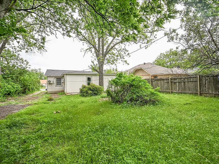 1217 E Richmond Ave — Photo 15