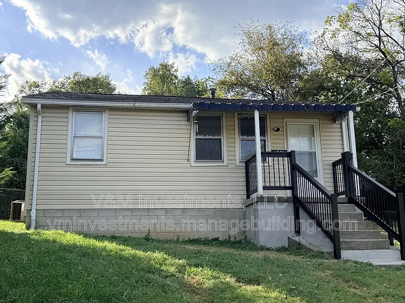 2 bed, 1.0 bath, 560 sqft, $1,275 — Photo 1