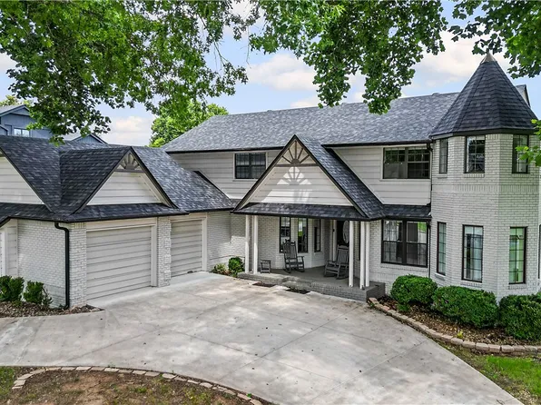 1300 Quail Run Cir, Bentonville, AR 72712