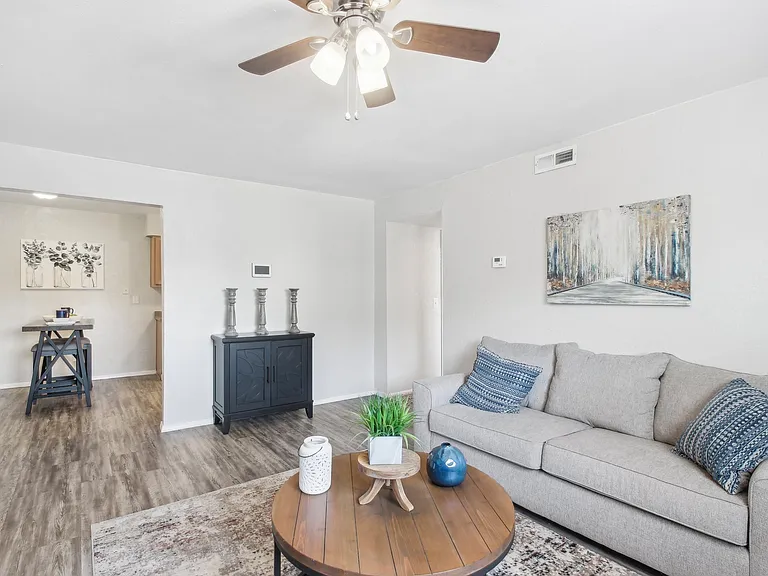 Highland Park Apartments — Photo 7