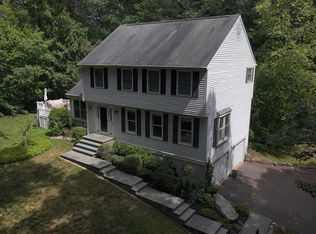 230 Village Pond Rd, Guilford, CT 06437