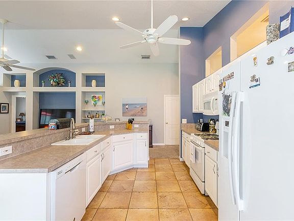 4th image of 12139 Bishopsford Dr