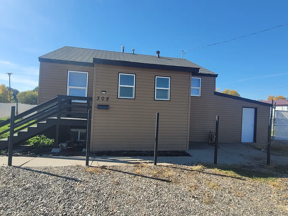 308 Moore Ln