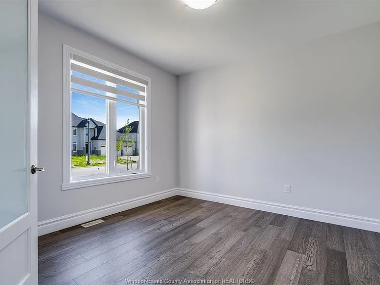 210 Cowan Ct — Photo 11