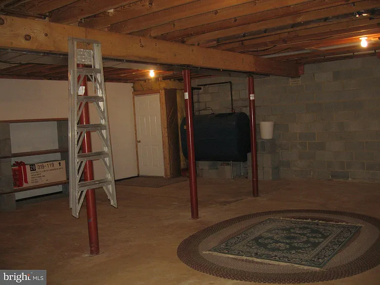 2109 S Childs Rd — Photo 30