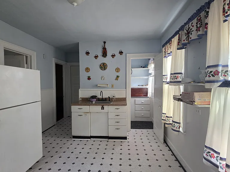 21 Bissell Ave #2 — Photo 4