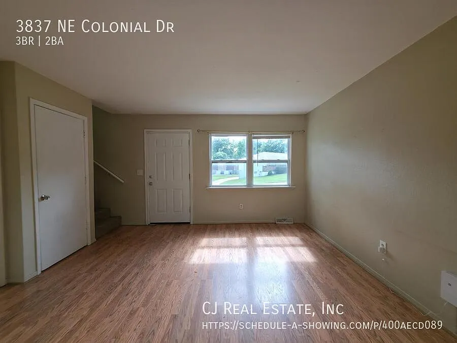 3 bed, 1.5 bath, $1,325 — Photo 2