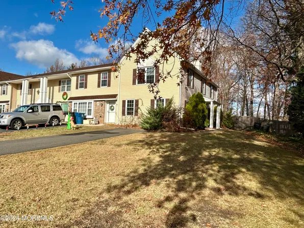 36 Fieldcrest Way, Hazlet, NJ 07730