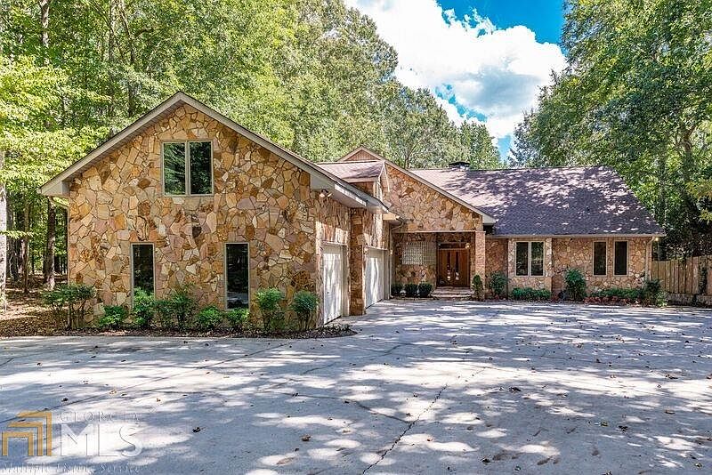 1st image of 134 Phoenix Dr