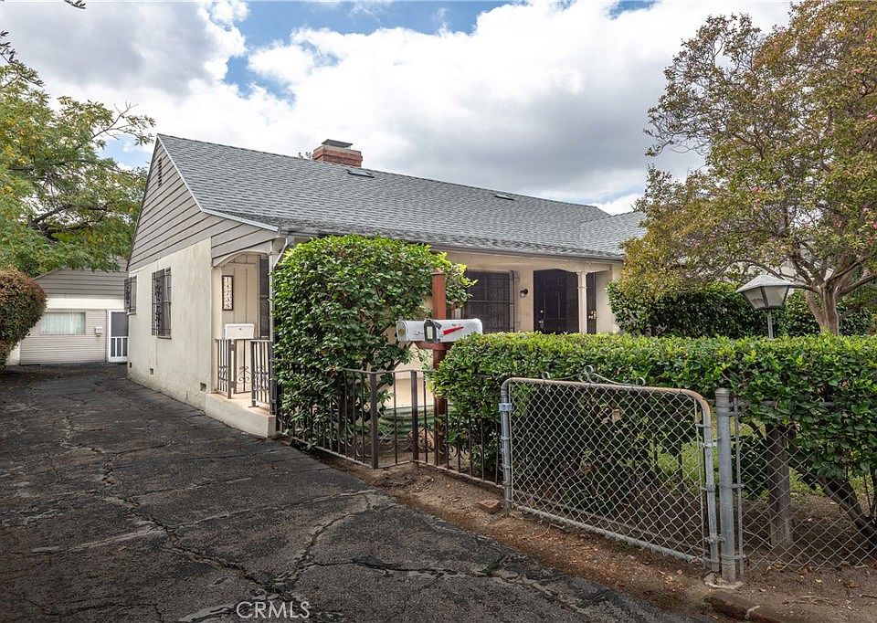1st image of 14738 Magnolia Blvd
