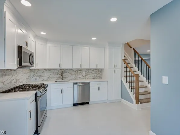 311 W 3Rd Ave, Roselle Boro, NJ 07203