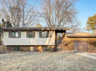 2205 Tanager Trl, Madison, WI 53711