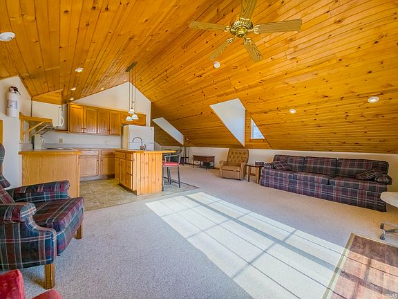 3rd image of 200 E Main St