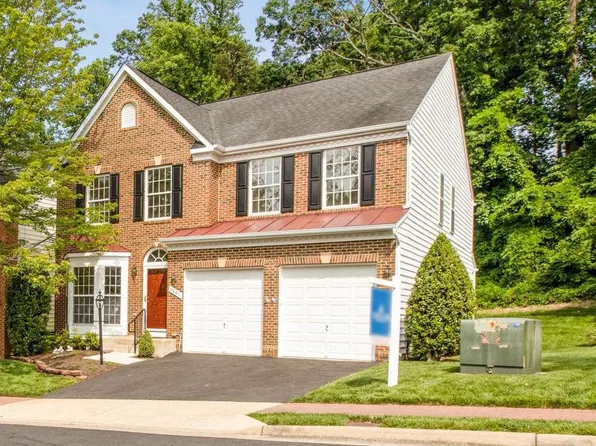 9887 E Hill Dr, Lorton, VA 22079