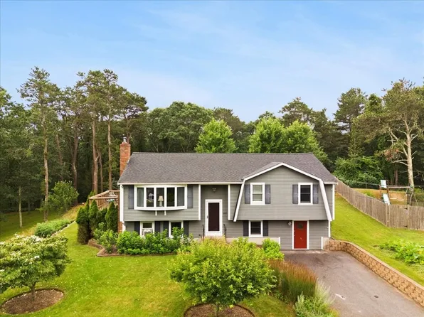 24 Eel River Cir, Plymouth, MA 02360