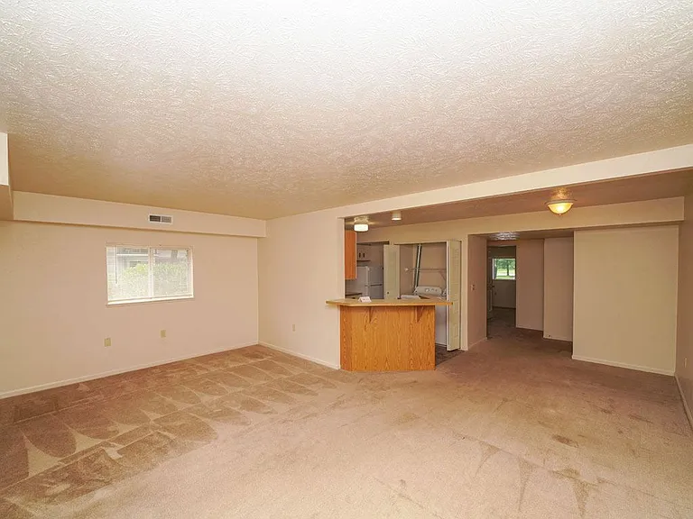 Hurwich Farms Apartments — Photo 12