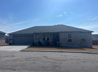 1212 Applewood Dr E, Burnet, TX 78611