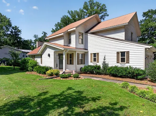 2749 New London Dr, Cookeville, TN 38506
