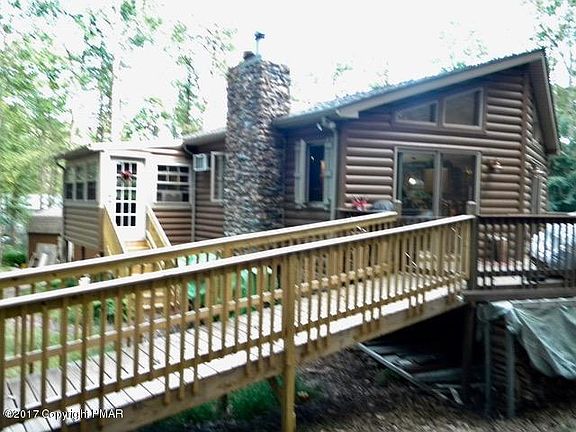 4th image of 18 Hollyberry Ln